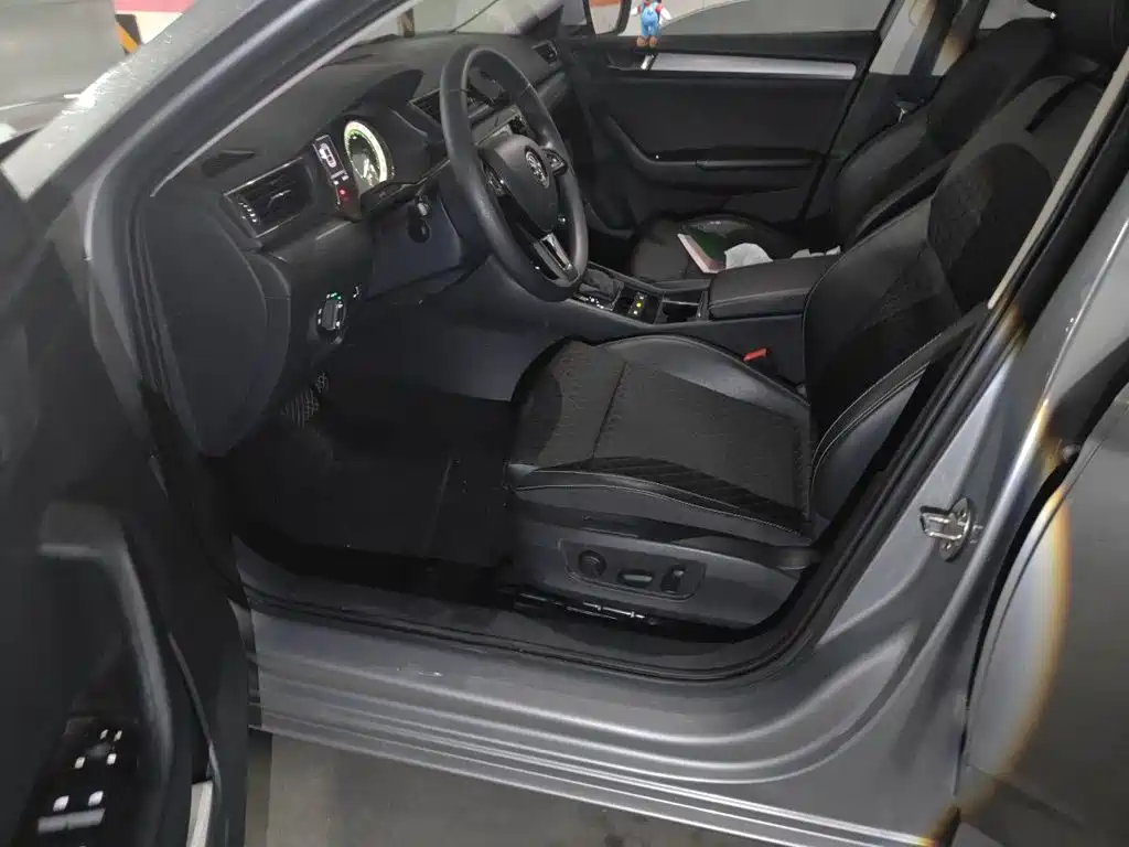 Skoda Superb — миниатюра 13