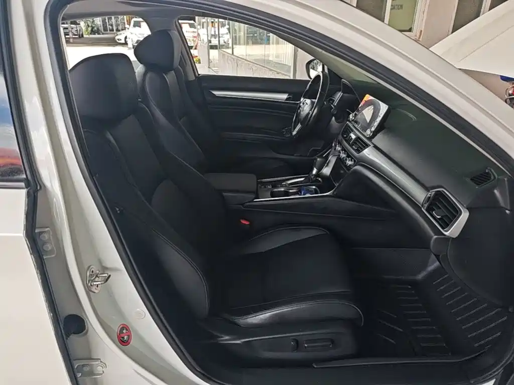 Honda Accord — миниатюра 25