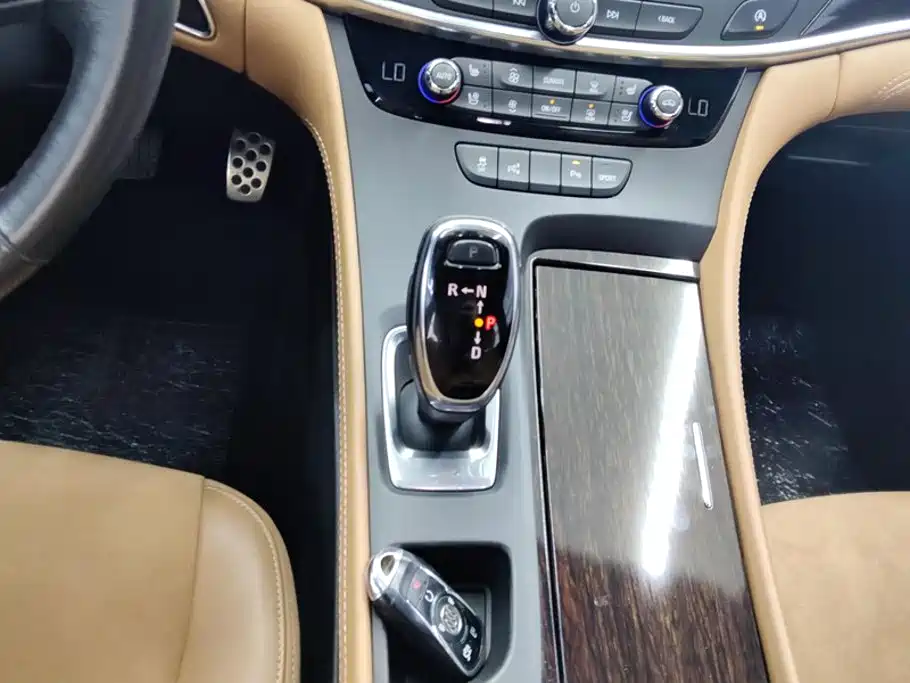 Buick LaCrosse — миниатюра 16