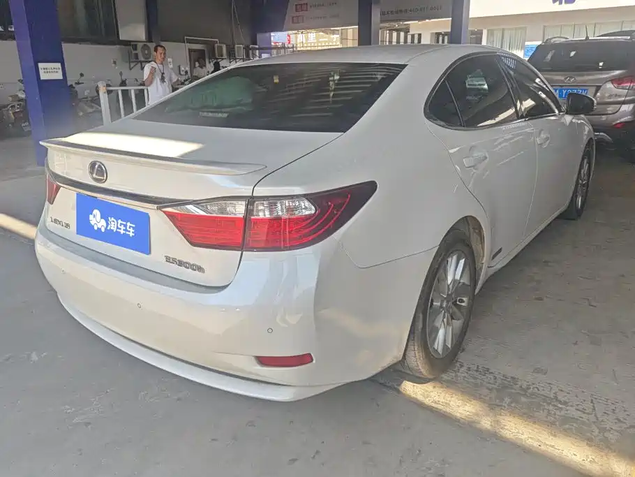 Lexus ES — миниатюра 3