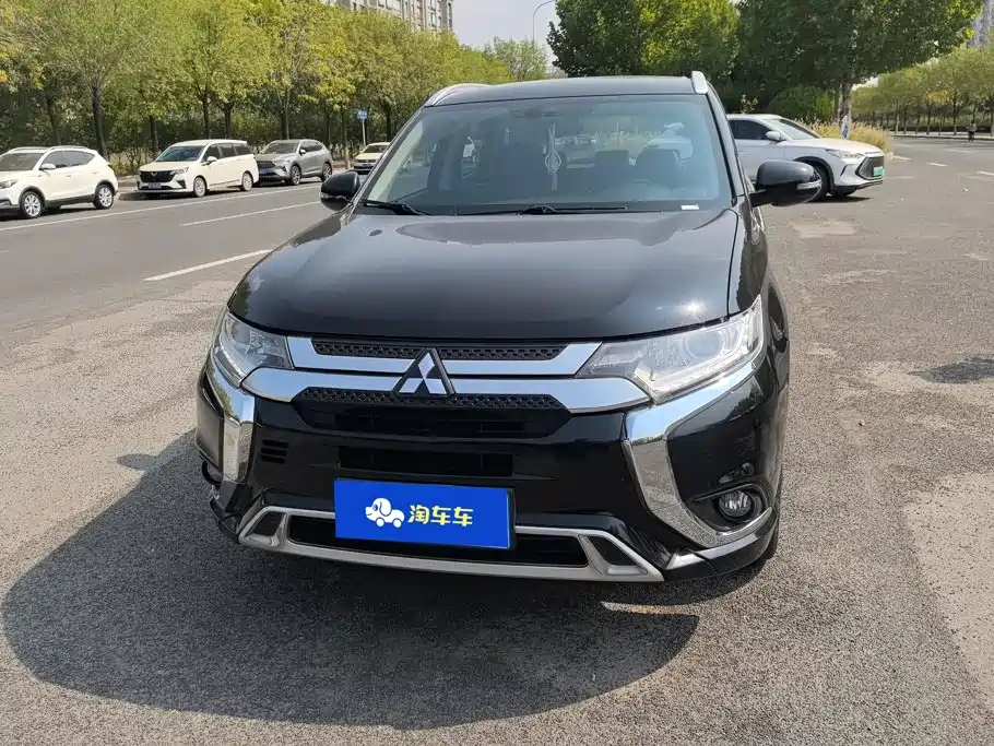 Mitsubishi Outlander — миниатюра 2