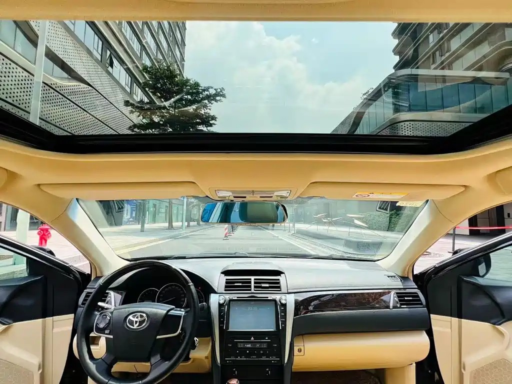 Toyota Camry — миниатюра 8