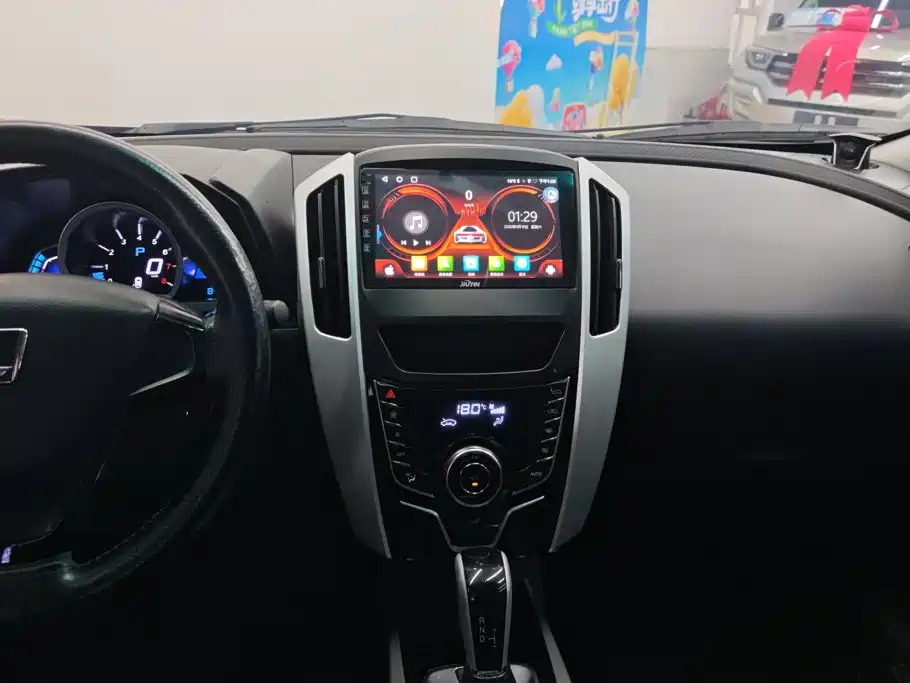 Luxgen U6 — миниатюра 13