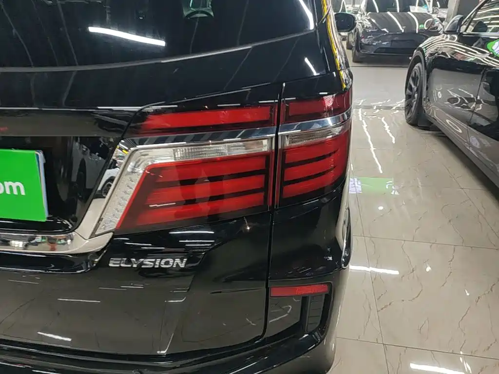 Honda Elysion — миниатюра 8