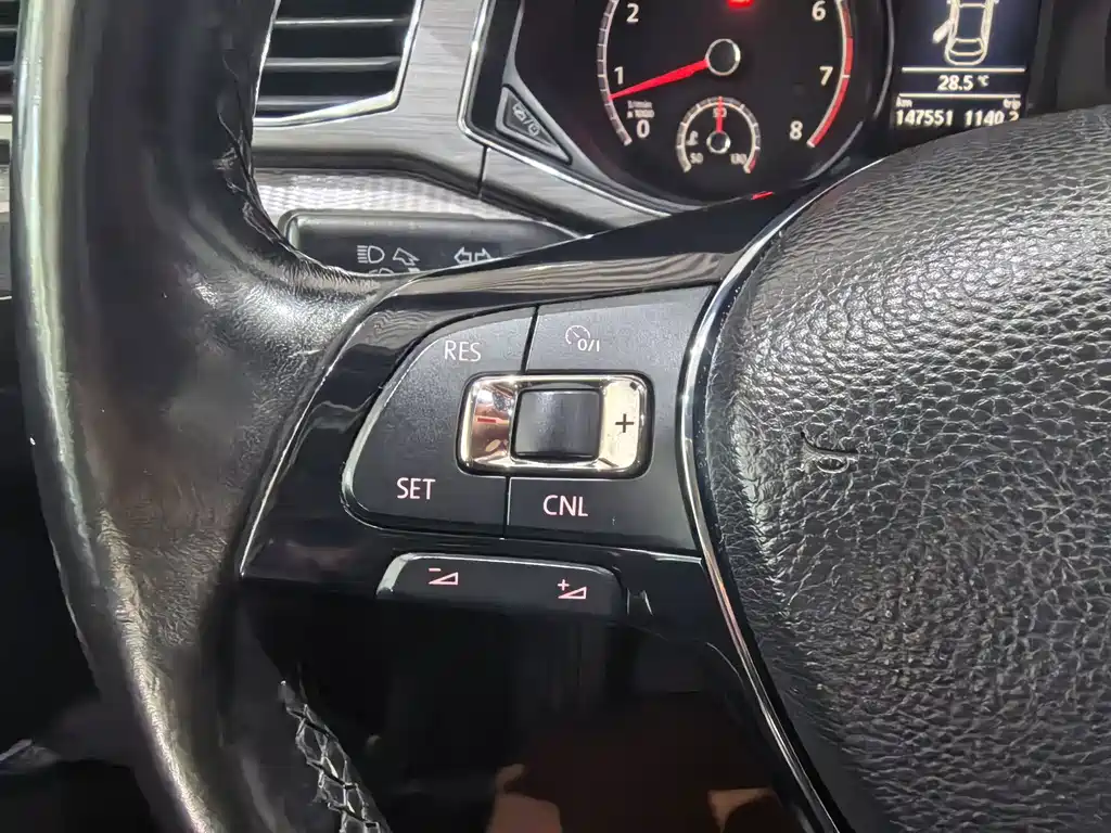 Volkswagen Passat — миниатюра 10