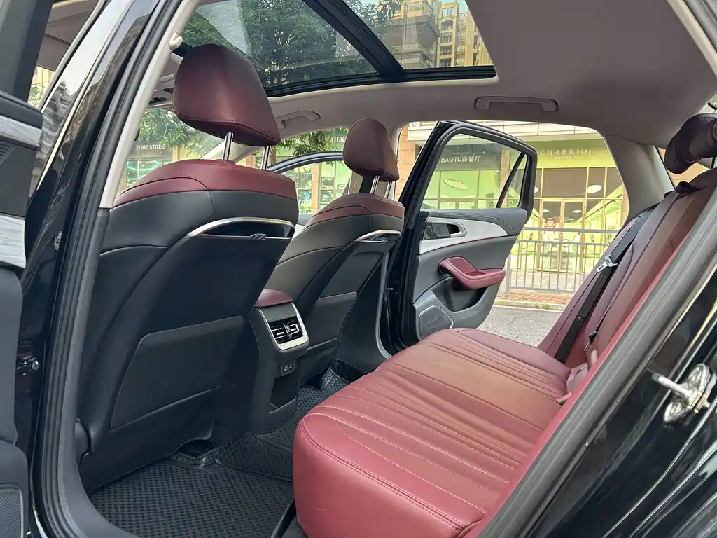 Hongqi Hongqi H5 — миниатюра 8
