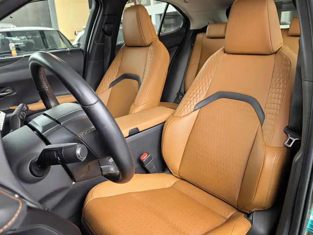 Lexus UX — миниатюра 12