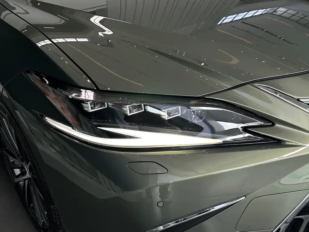 Lexus ES — миниатюра 21