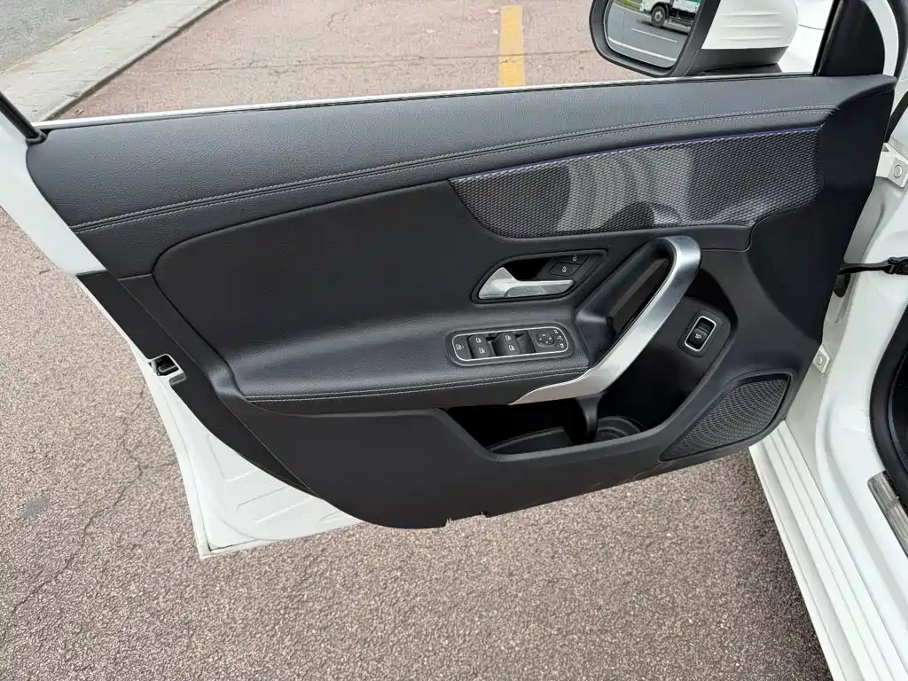Mercedes-Benz A-Class — миниатюра 6