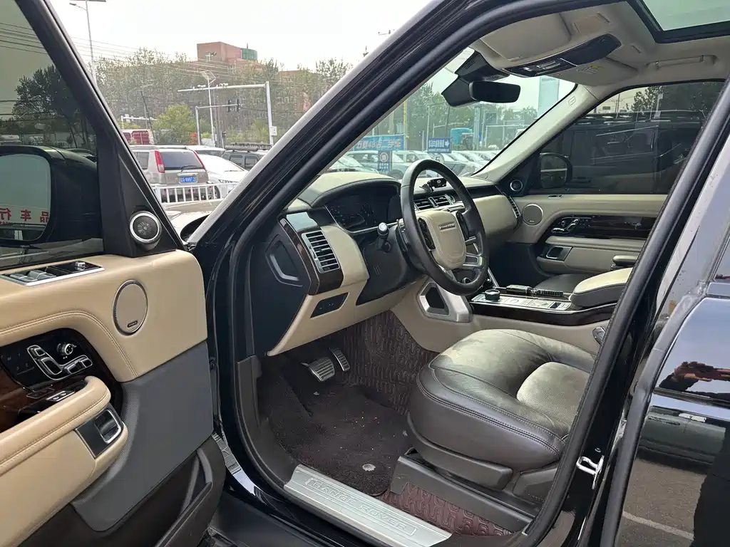 Land Rover Range Rover — миниатюра 5