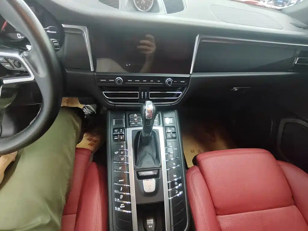 Porsche Macan — миниатюра 7