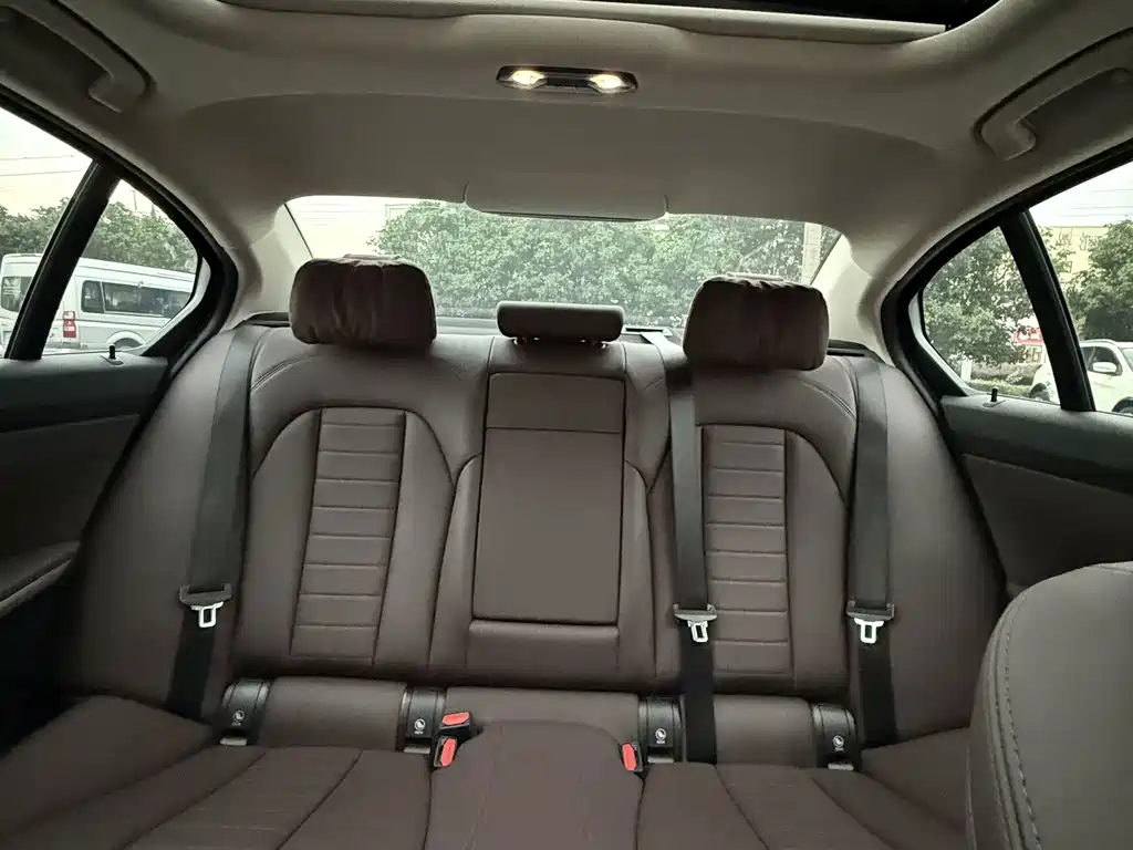 BMW 3 Series — миниатюра 18