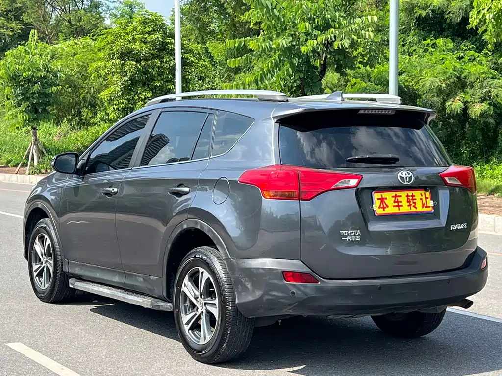 Toyota RAV4 — миниатюра 7