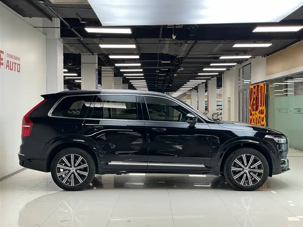 Volvo XC90 2024 B6 Luxury 7 мест