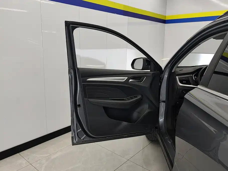 Roewe RX3 — миниатюра 7