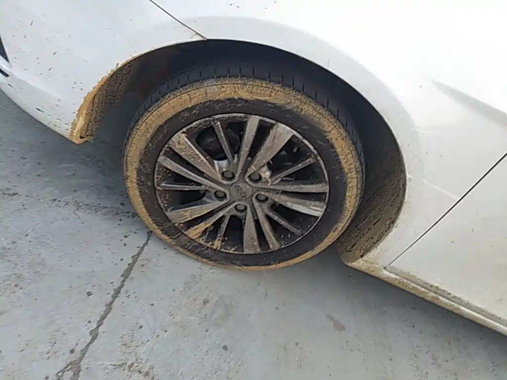 Geely Emgrand — миниатюра 23