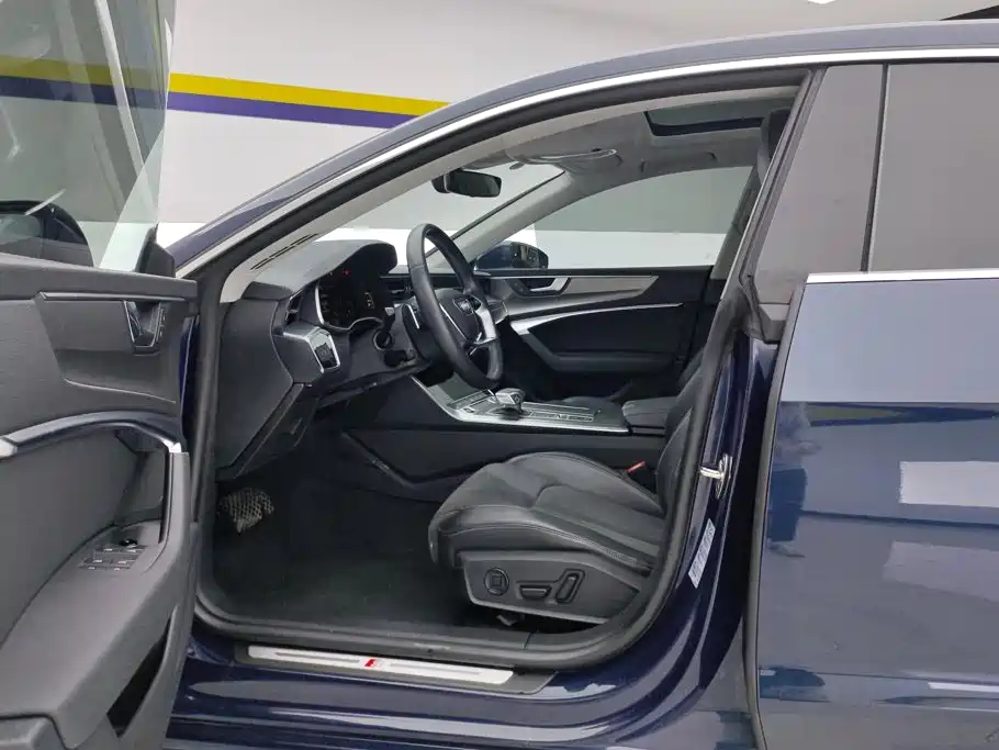 Audi A7L — миниатюра 9
