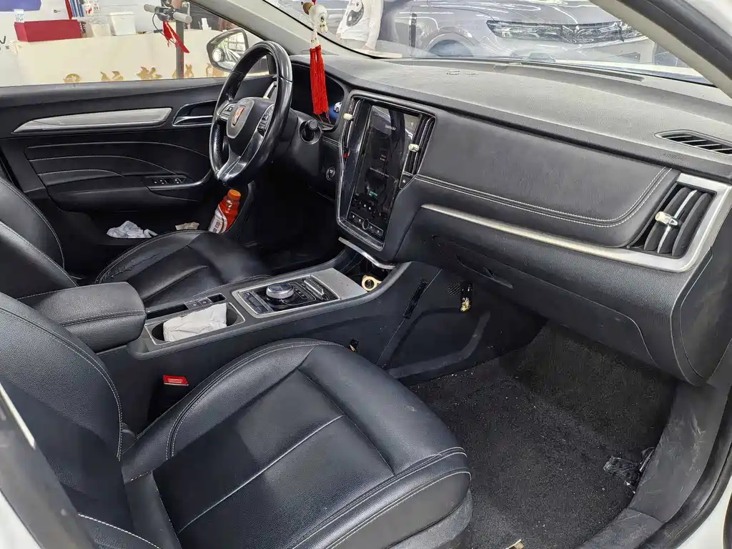 Roewe i6 New Energy — миниатюра 10