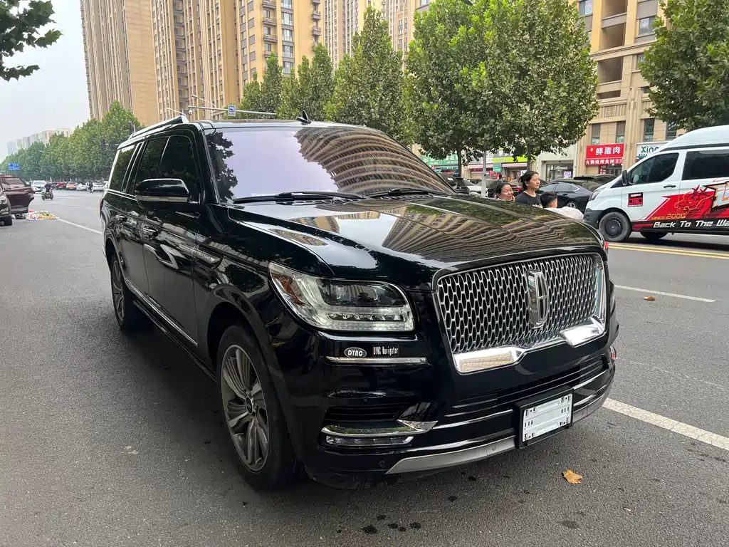 Lincoln Navigator — миниатюра 2
