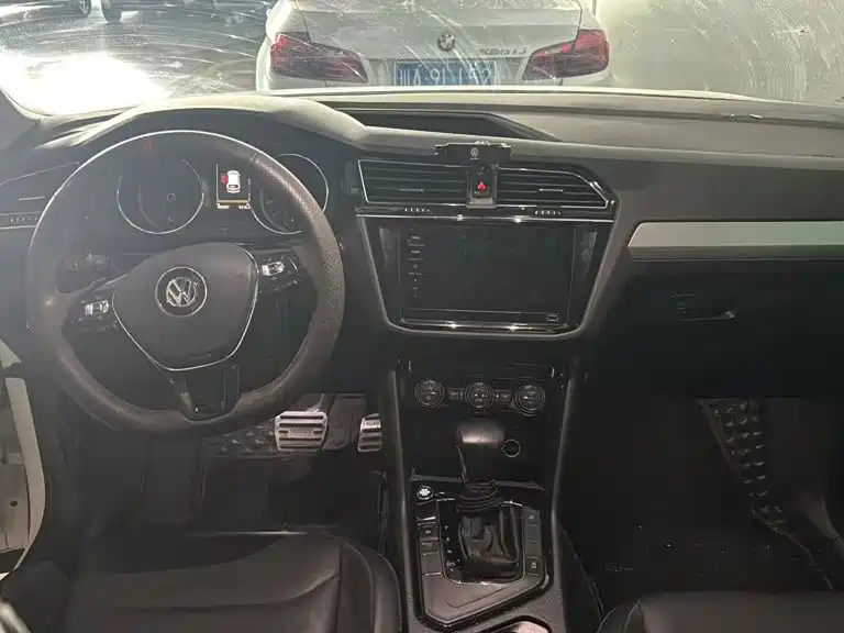 Volkswagen Tiguan L — миниатюра 12