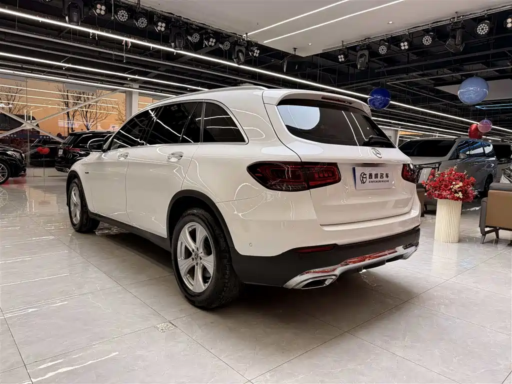 MERCEDES-BENZ GLC