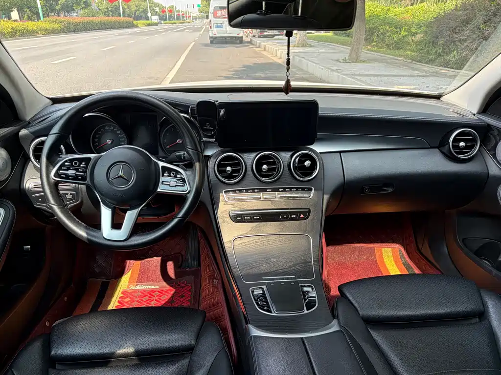 Mercedes-Benz C-Class — миниатюра 10