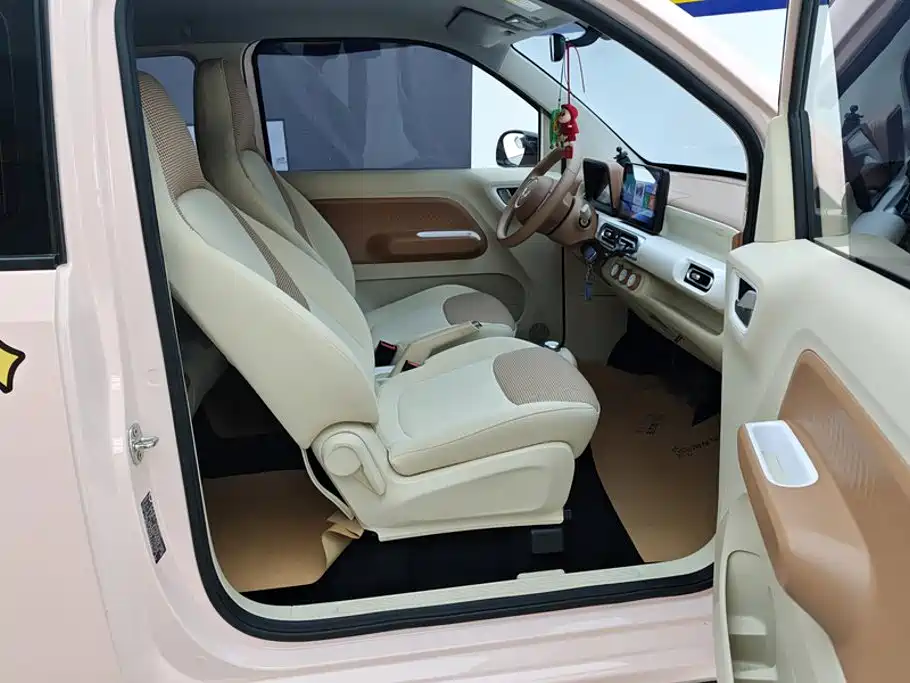 Wuling MINIEV — миниатюра 8