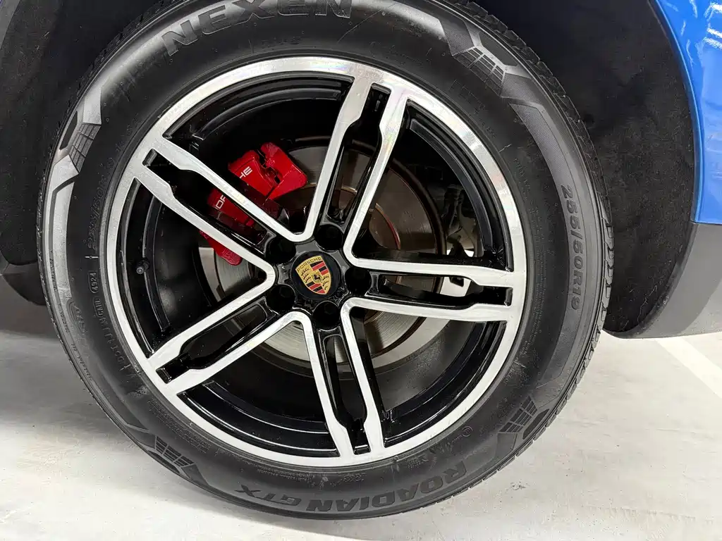 Porsche Macan — миниатюра 11