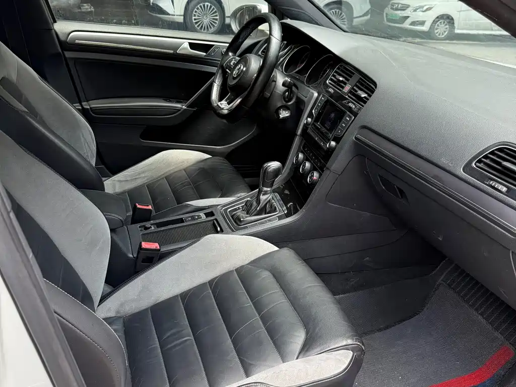 Volkswagen Golf — миниатюра 5