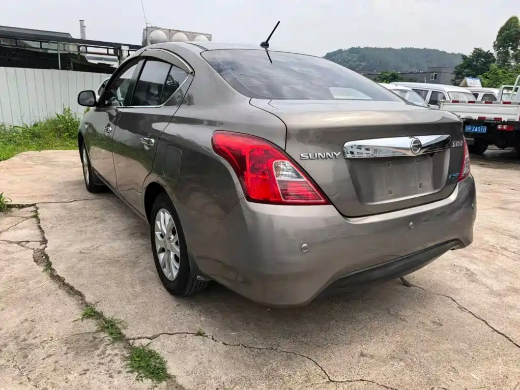 Nissan Sunny — миниатюра 4