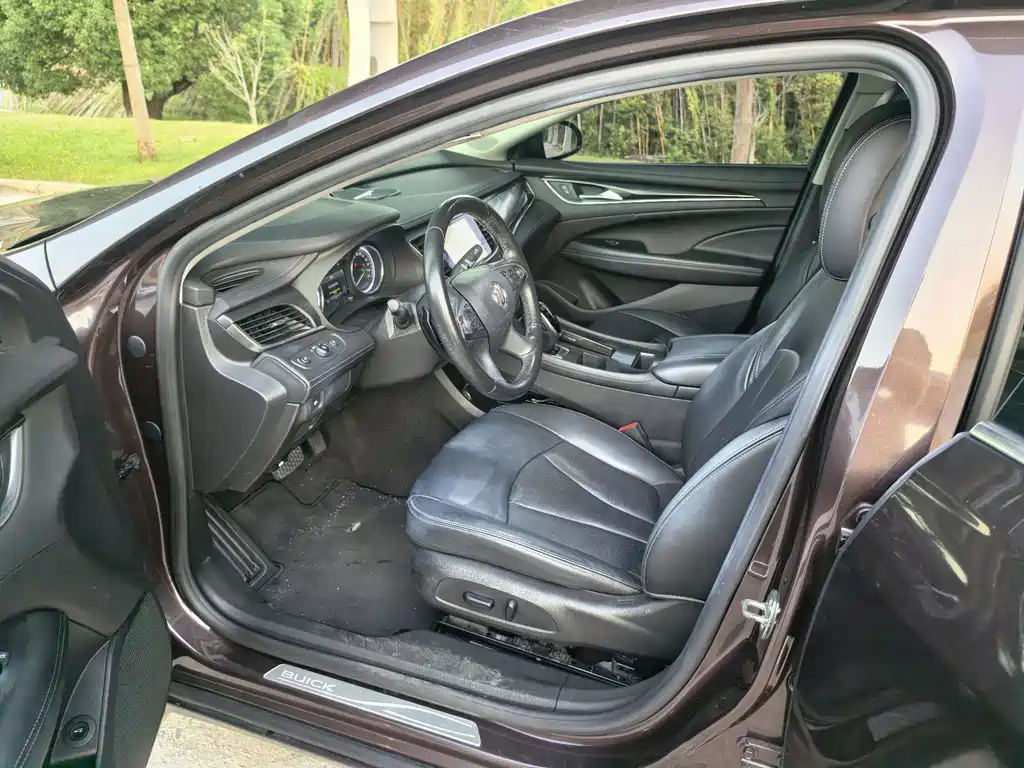 Buick LaCrosse — миниатюра 10