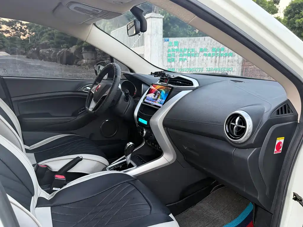 BYD Yuan — миниатюра 15