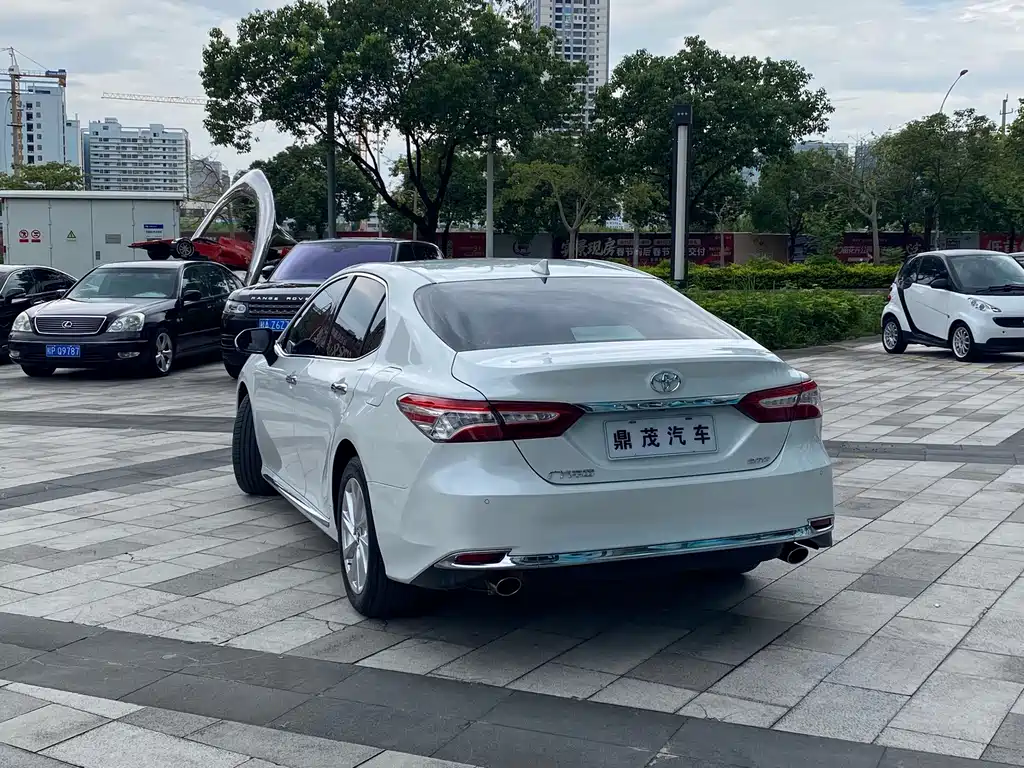 Toyota Camry — миниатюра 8