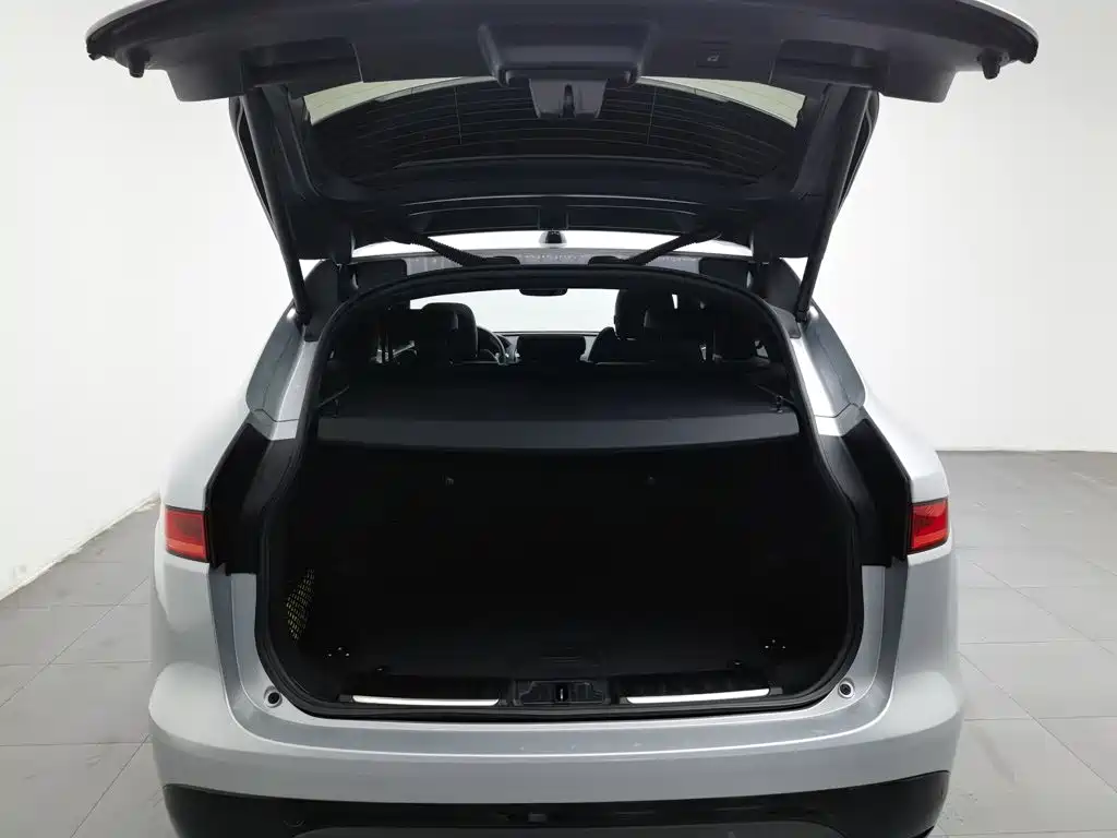 Jaguar F-PACE — миниатюра 16