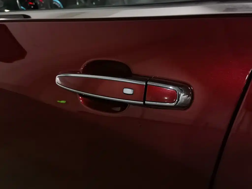 Chevrolet Equinox — миниатюра 18