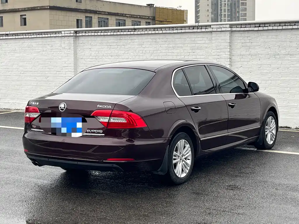 Skoda Superb — миниатюра 9