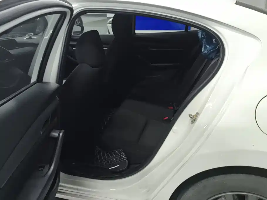 Mazda 3 Axela — миниатюра 11