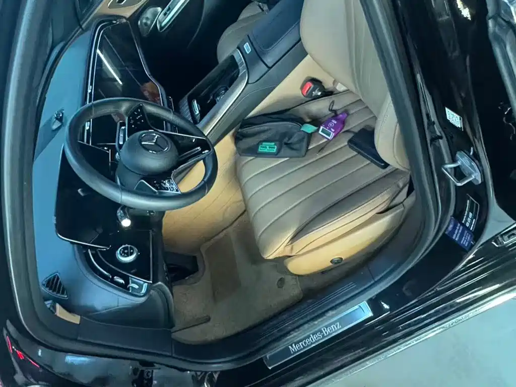 Mercedes-Benz E-Class — миниатюра 5