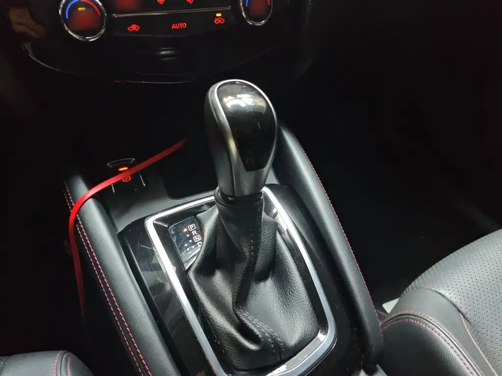 Nissan Qashqai — миниатюра 7