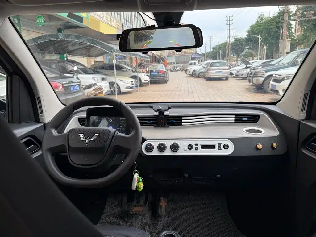 Wuling MINIEV — миниатюра 9