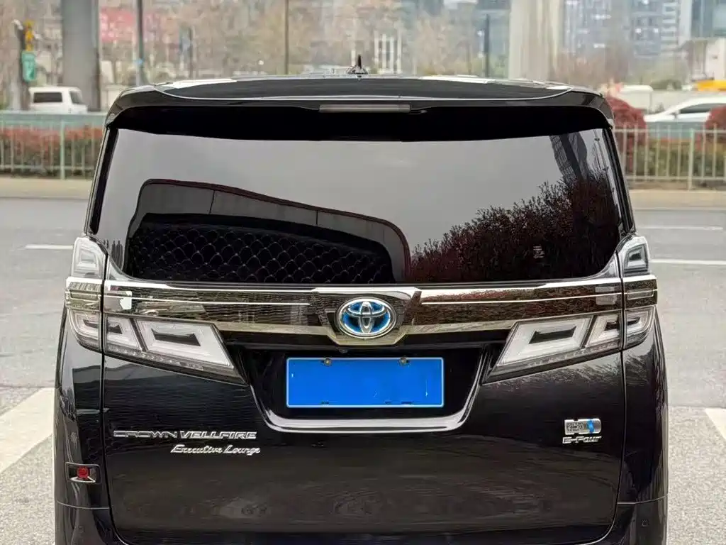 Toyota Vellfire — миниатюра 9