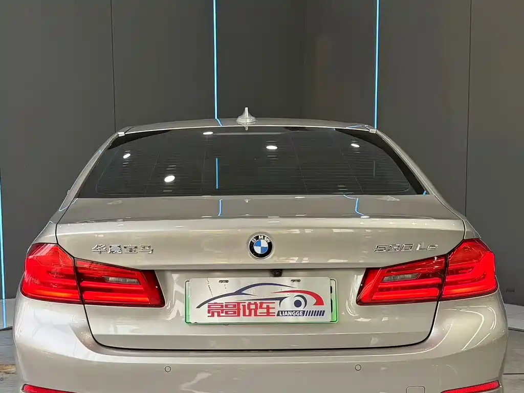 BMW 5 Series New Energy — миниатюра 7