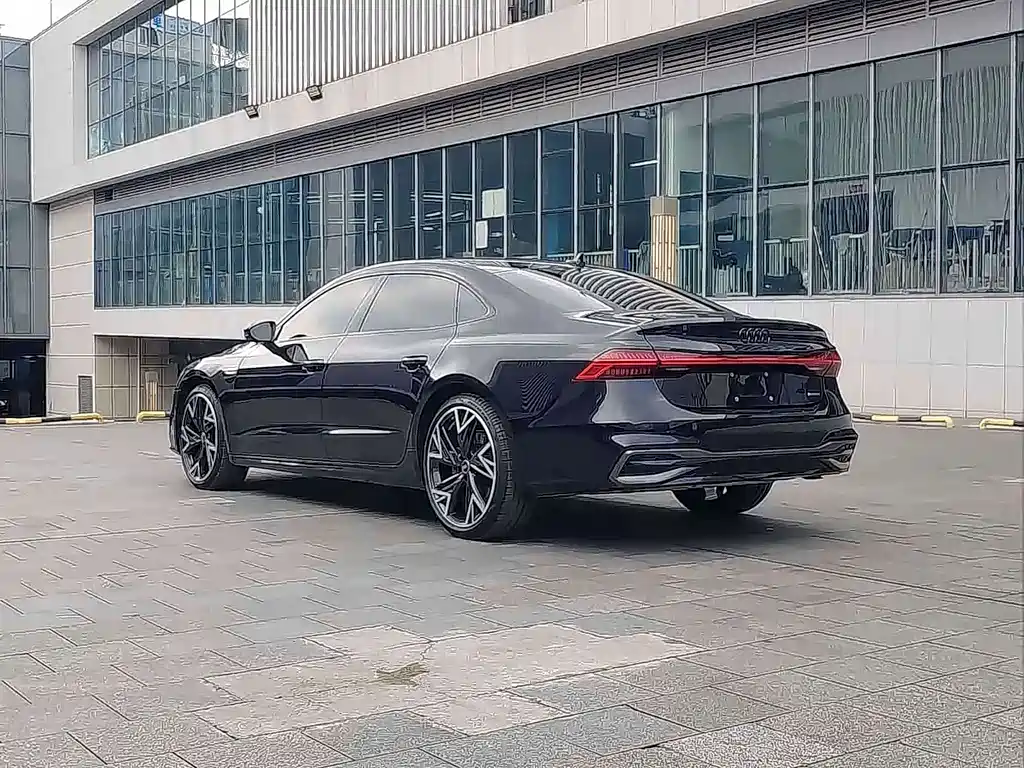 Audi A7L — миниатюра 15