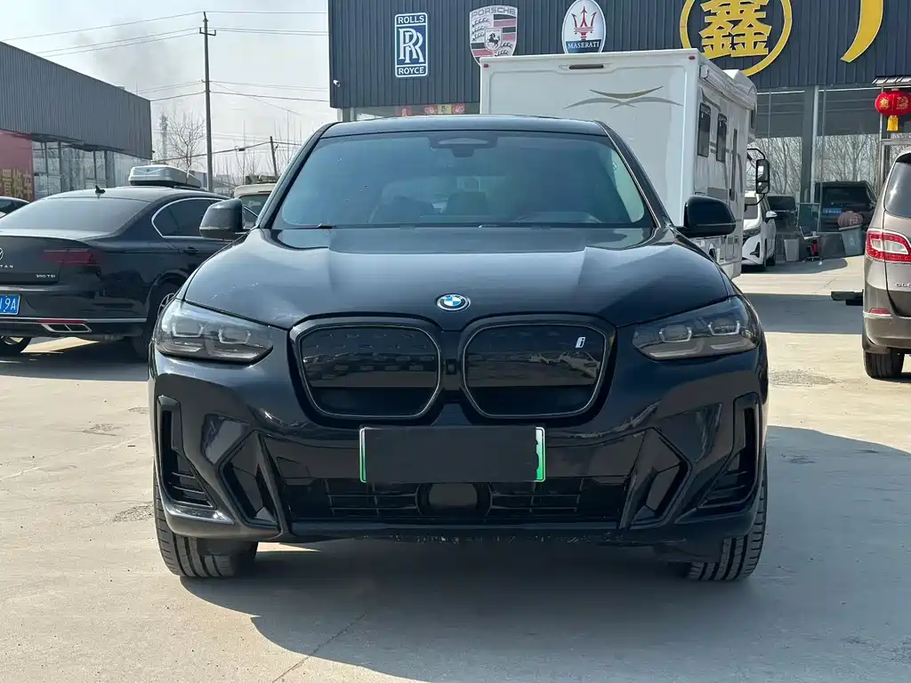 BMW IX3