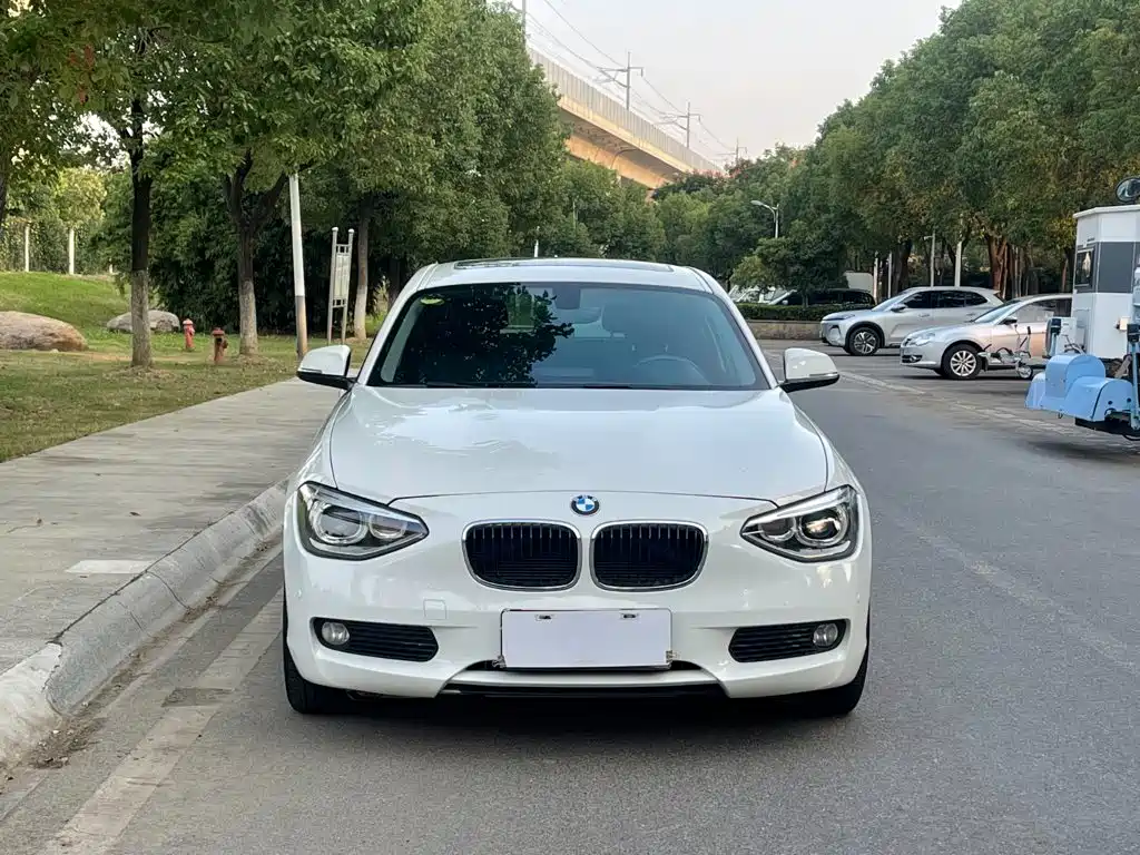 BMW 1 Series (Import) — миниатюра 3