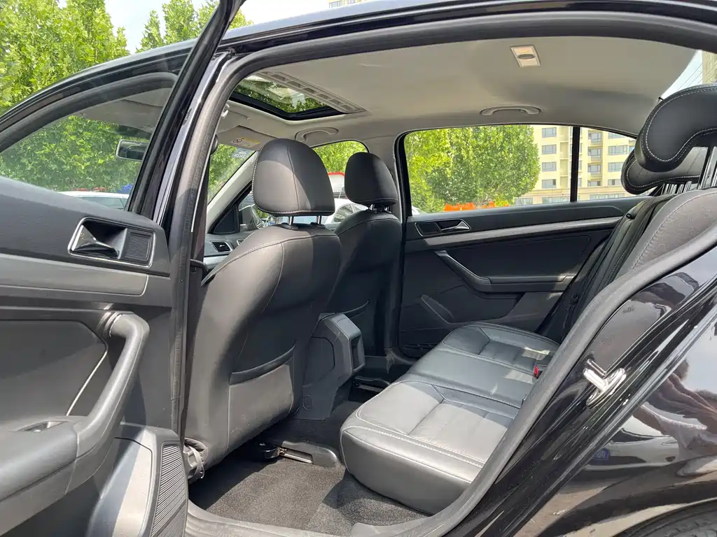 Volkswagen Lavida — миниатюра 5