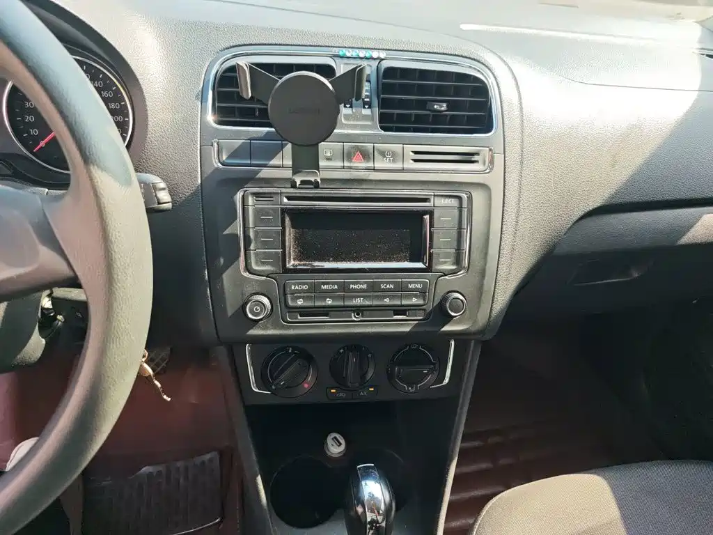 Volkswagen Polo — миниатюра 9