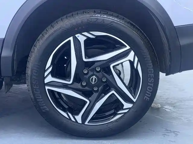 Nissan Qashqai — миниатюра 13