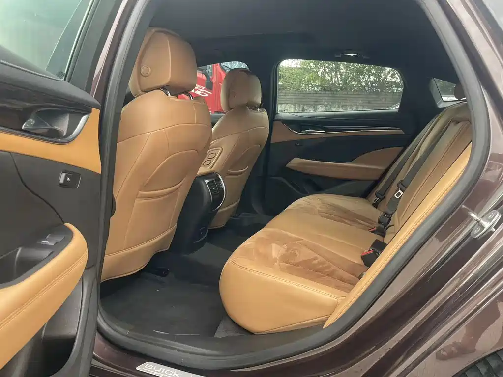 Buick LaCrosse — миниатюра 6