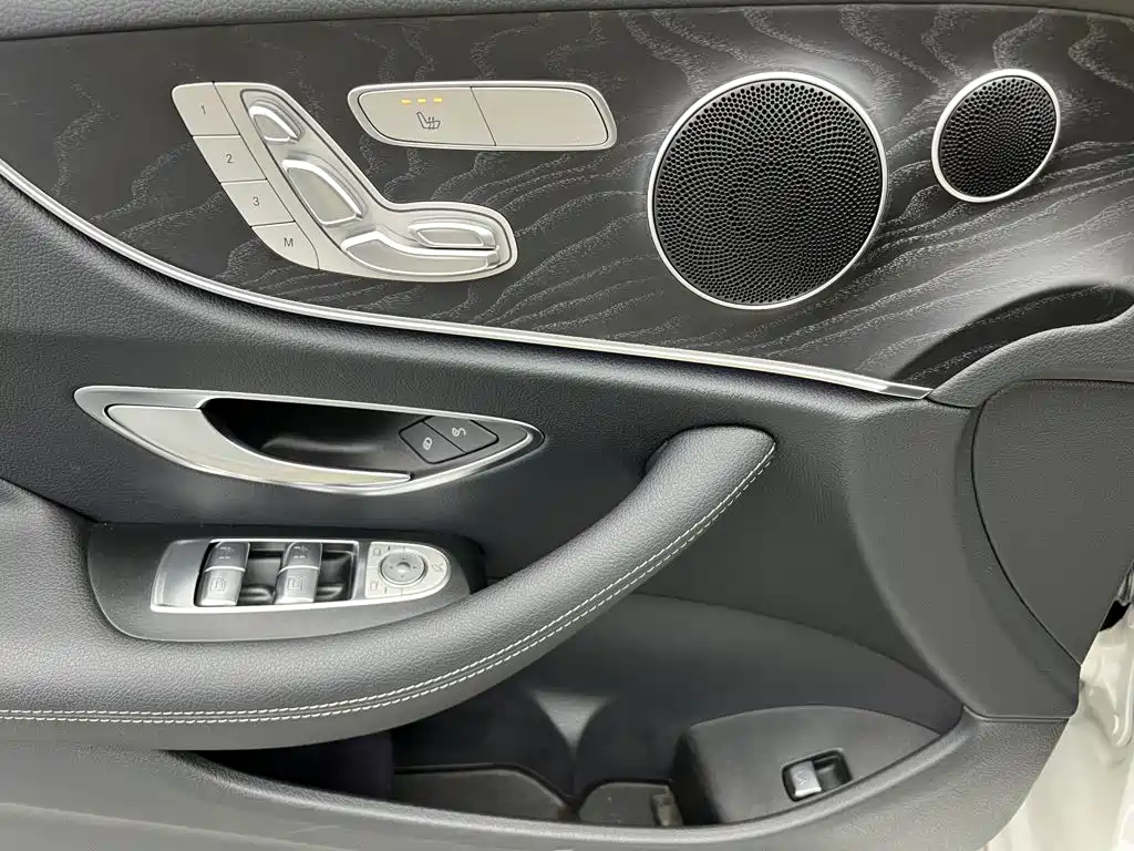 Mercedes-Benz E-Class (Import) — миниатюра 16
